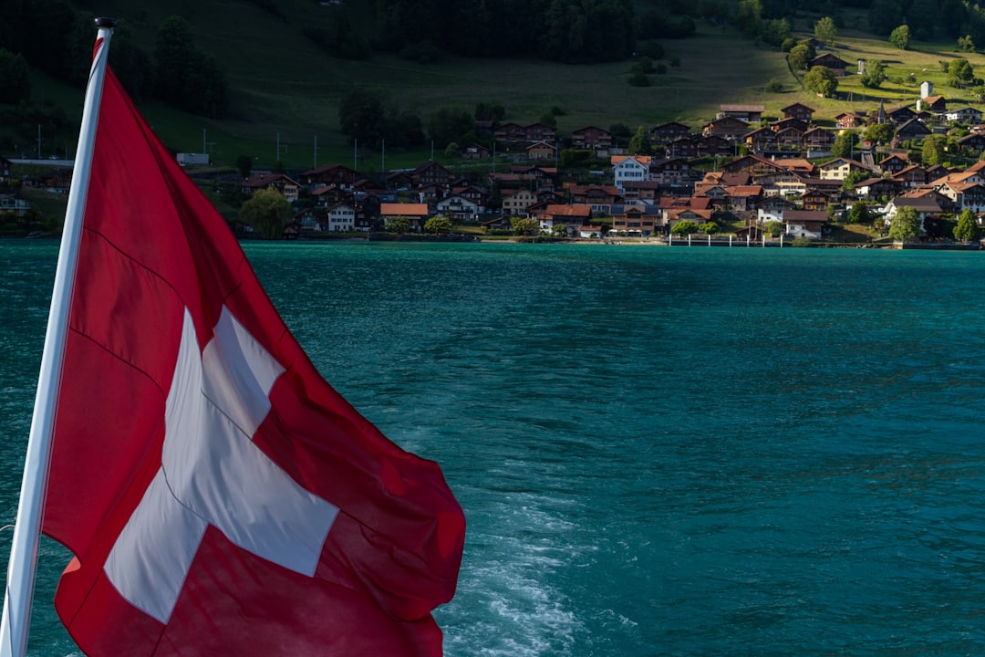 Jak efektivně vymoci pohledávku ze zahraničí, když má dlužník aktiva ve Švýcarsku?